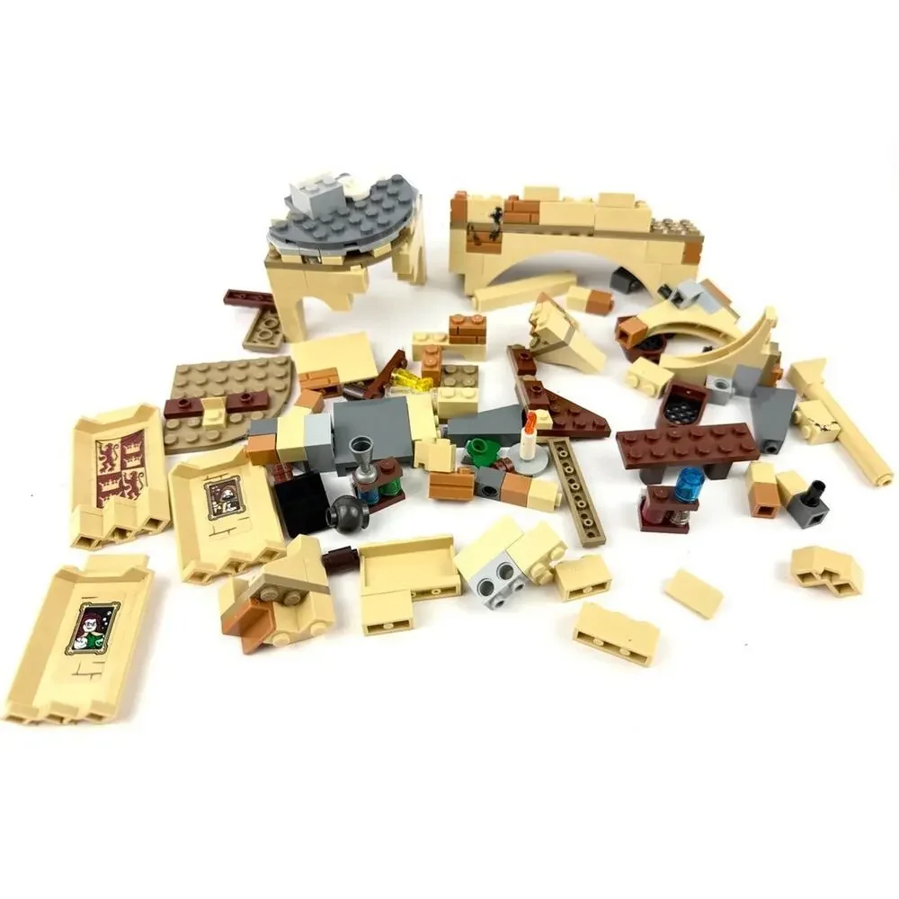 LOT LEGO Marvel 4 Super Hero Vehicle Parts & Parts of a Building VGC